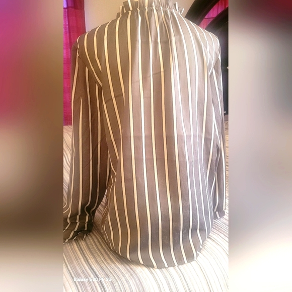 NWT LOFT Outlet Striped Shirt. Small - Picture 7 of 10